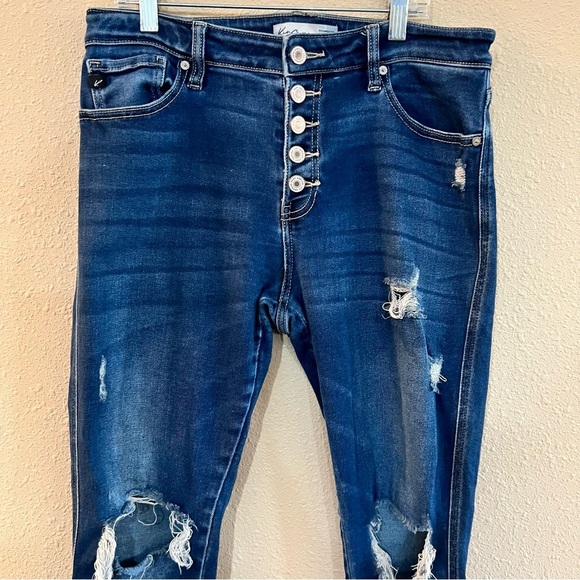 Distressed High-Waisted Blue Jeans - Picture 3 of 8